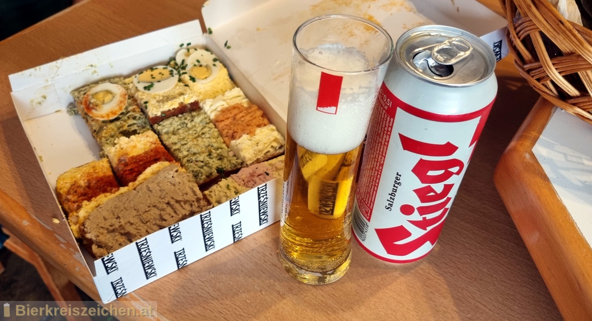 Foto eines Bieres der Marke Stiegl Goldbru aus der Brauerei Stieglbrauerei