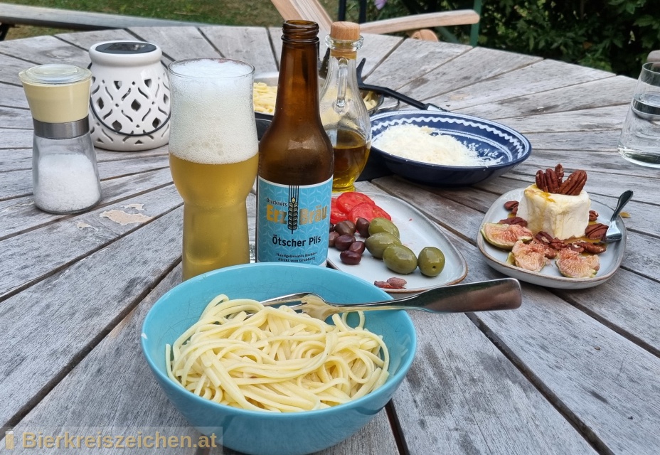 Foto eines Bieres der Marke Erzbru tscher Pils aus der Brauerei Bruckners Erzbru