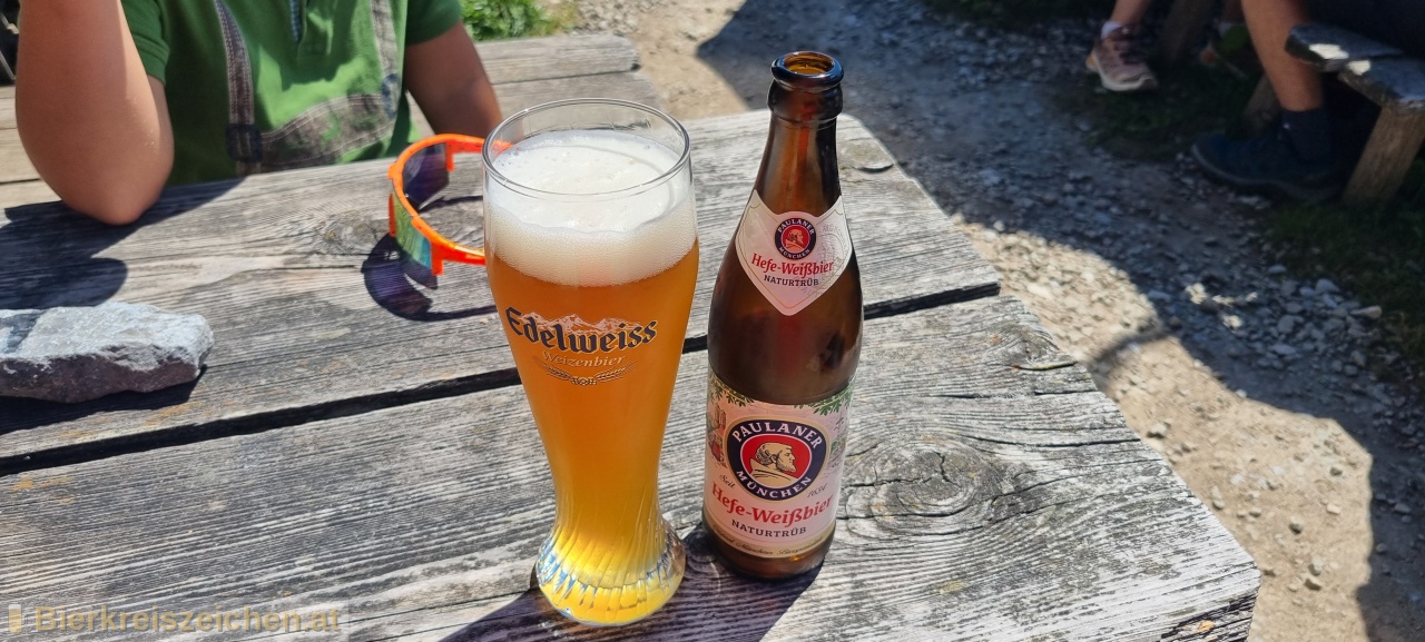 Foto eines Bieres der Marke Paulaner Hefe-Weibier Naturtrb aus der Brauerei Paulaner Brauerei