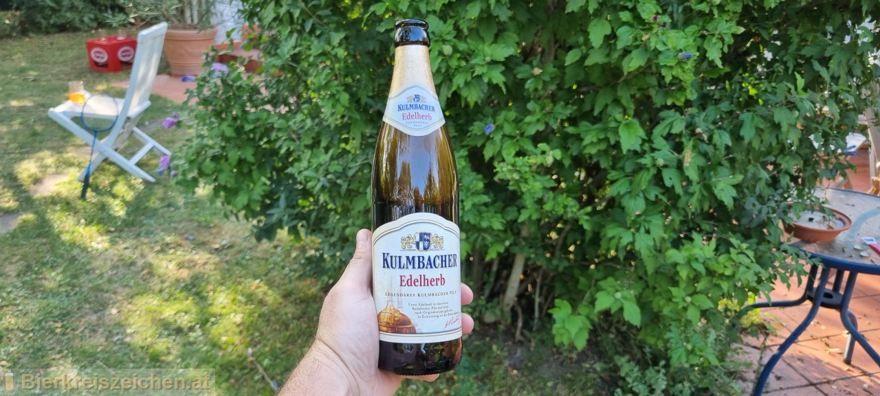 Foto eines Bieres der Marke Kulmbacher Edelherb aus der Brauerei Kulmbacher Brauerei